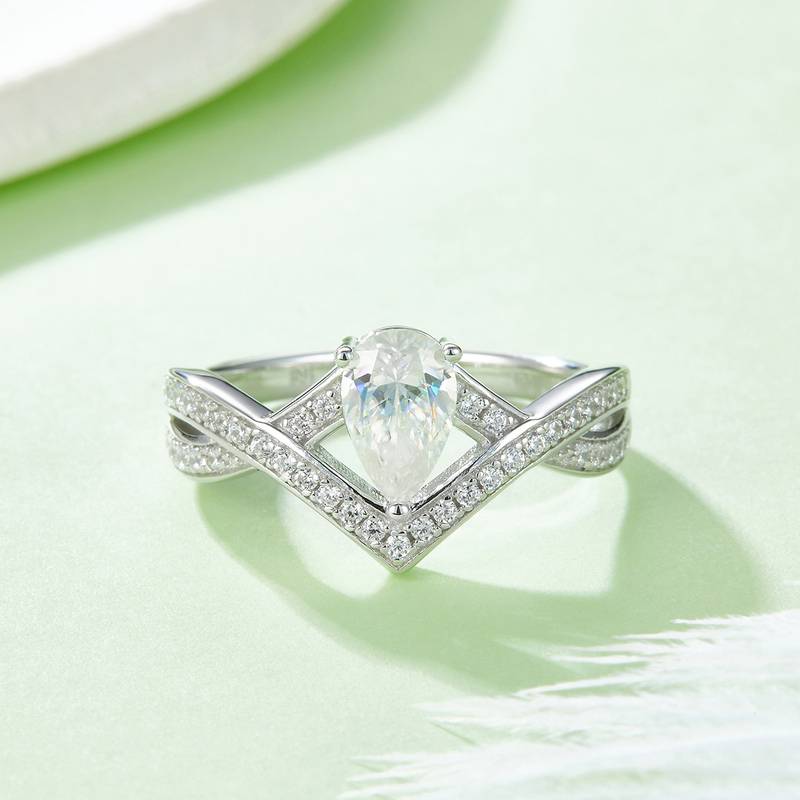 V字锁爱水滴S925银镀白金彩色MoissaniteWomen's Ring1ctD级